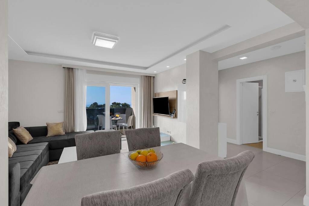 Apartment Hrvoje -Nur 50M Bis Zum Meer - Makarska Exklusiv Promajna Εξωτερικό φωτογραφία