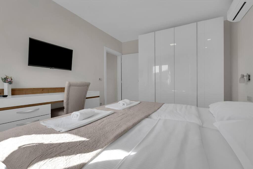 Apartment Hrvoje -Nur 50M Bis Zum Meer - Makarska Exklusiv Promajna Εξωτερικό φωτογραφία